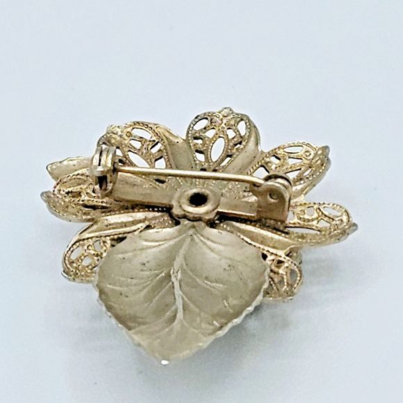 Filigree Flower Brooch Vtg Blue Crystal 10K GP Elegant Floral Bloom Estate Pin - Picture 11 of 11